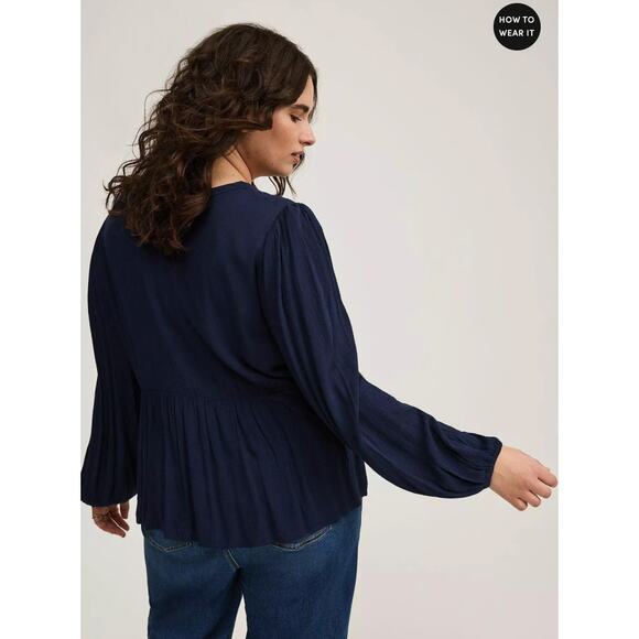 NWT Women's Torrid Lace Inset Bohemian V Neck Flowy Blouse size 3X Artsy - Picture 2 of 5